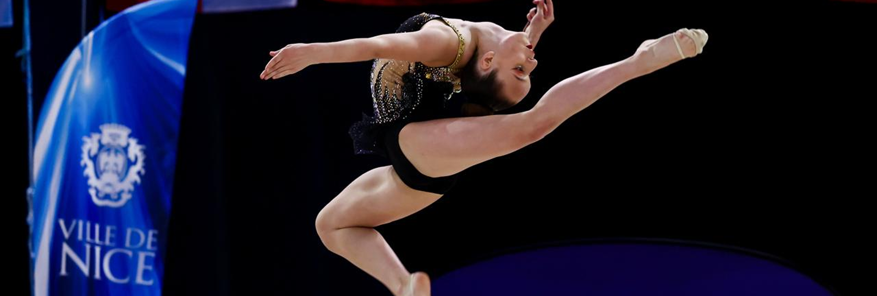 Gymnaste rythmique en performance